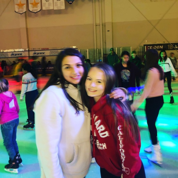 Meet your Posher, Sierra - Picture 1 of 1